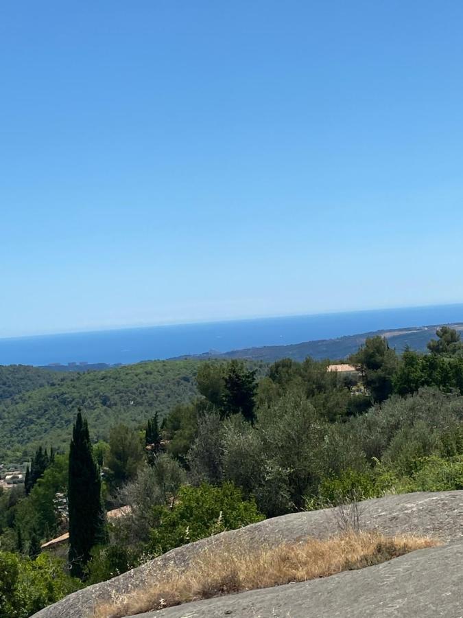 Charmant Appartement Au Coeur Du Village Tourrettes-sur-Loup Buitenkant foto